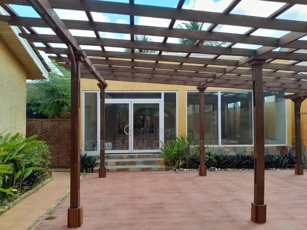 Furnished 4bdrm House in Emefs Hill View, Tema Metropolitan for sale