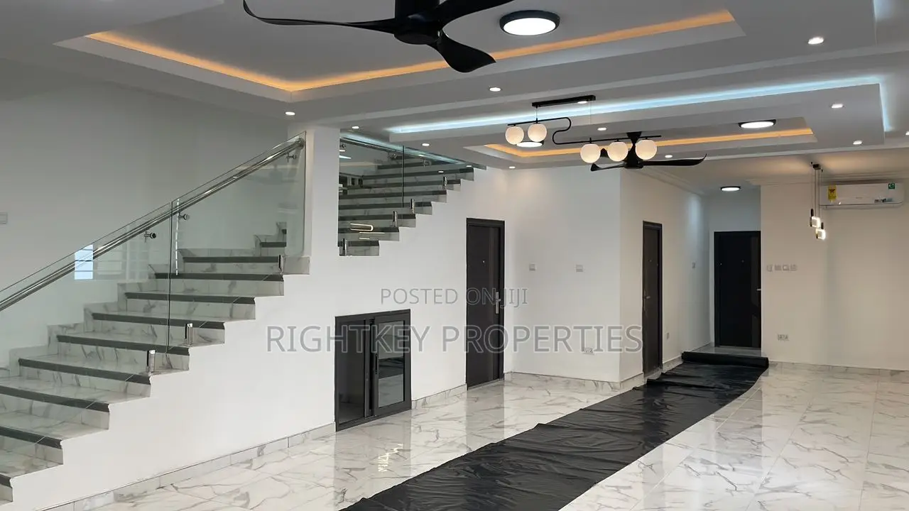 4bdrm Townhouse/Terrace in Rightkey, Kumasi Metropolitan for sale