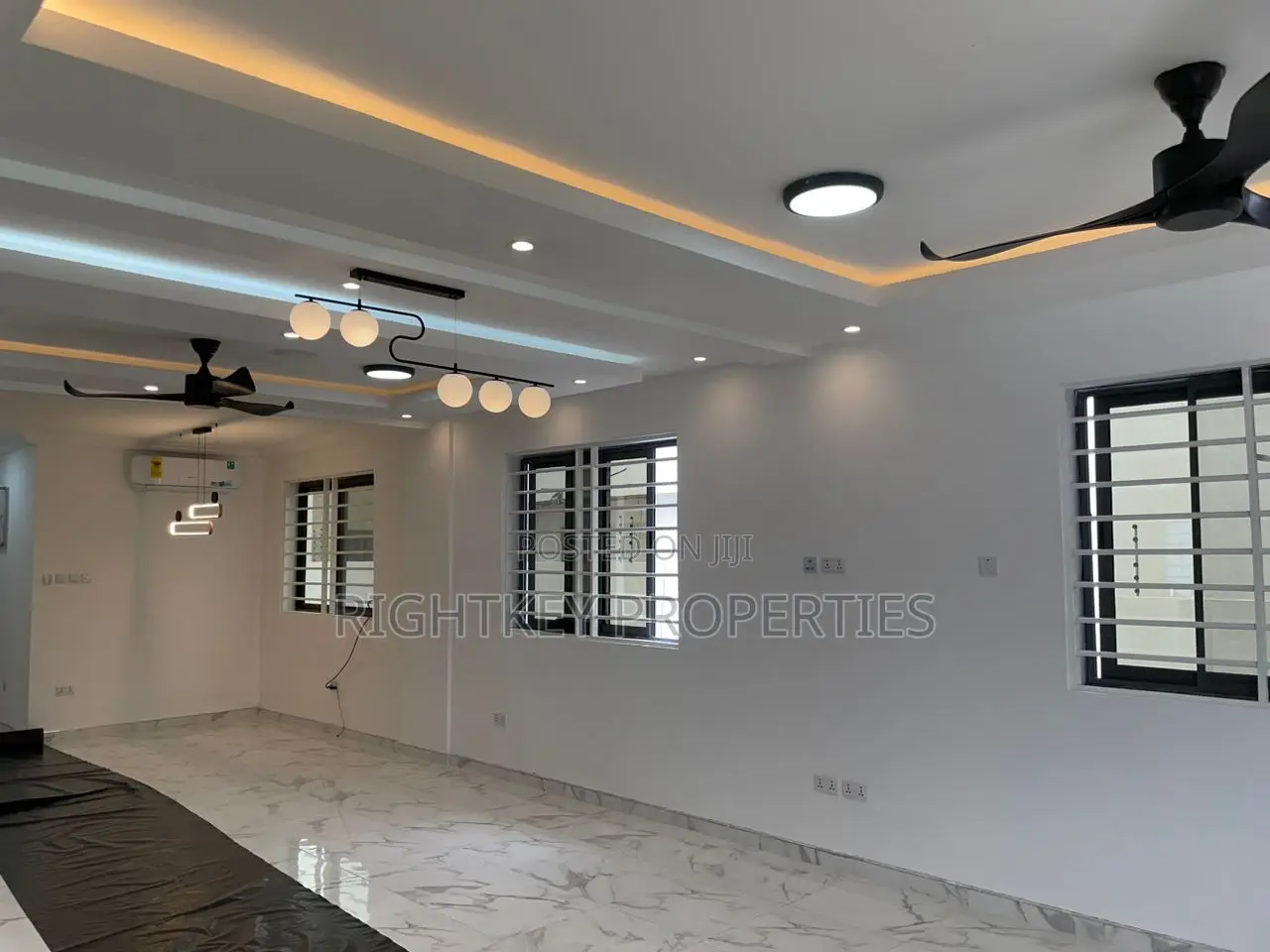 4bdrm Townhouse/Terrace in Rightkey, Kumasi Metropolitan for sale
