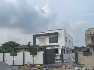 4bdrm Townhouse/Terrace in Rightkey, Kumasi Metropolitan for sale