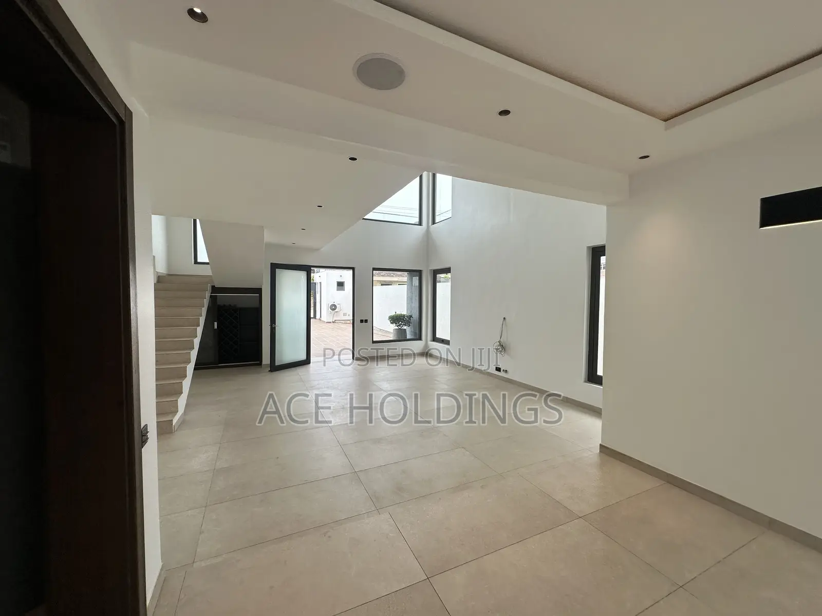 5bdrm Mansion in Trasacco, East Legon for sale