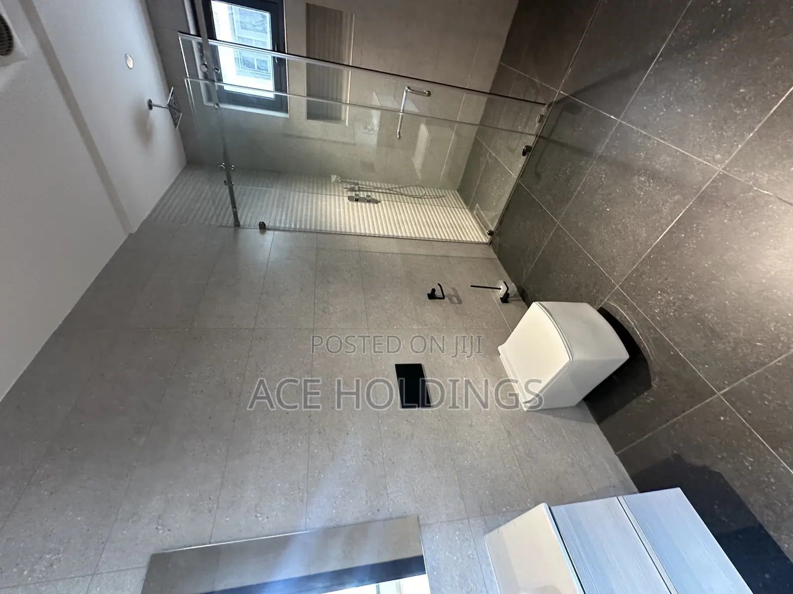 5bdrm Mansion in Trasacco, East Legon for sale