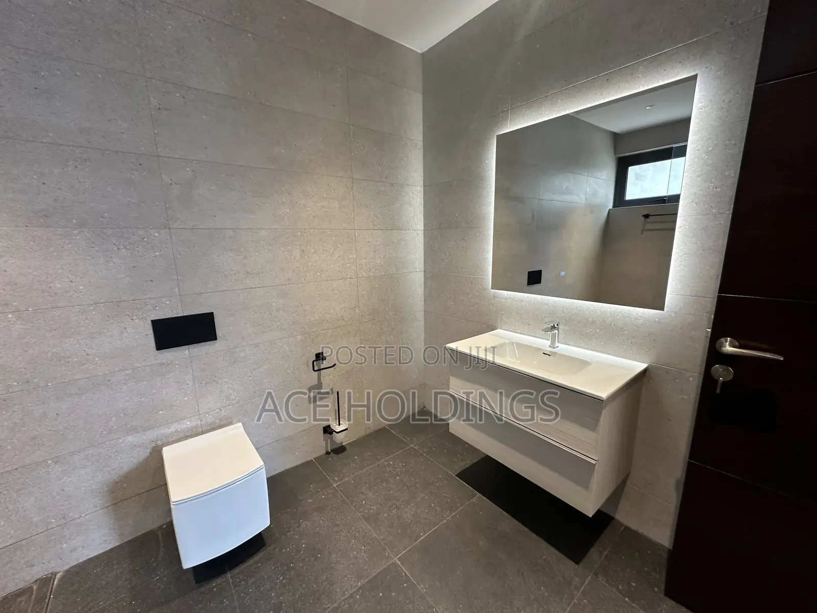 5bdrm Mansion in Trasacco, East Legon for sale