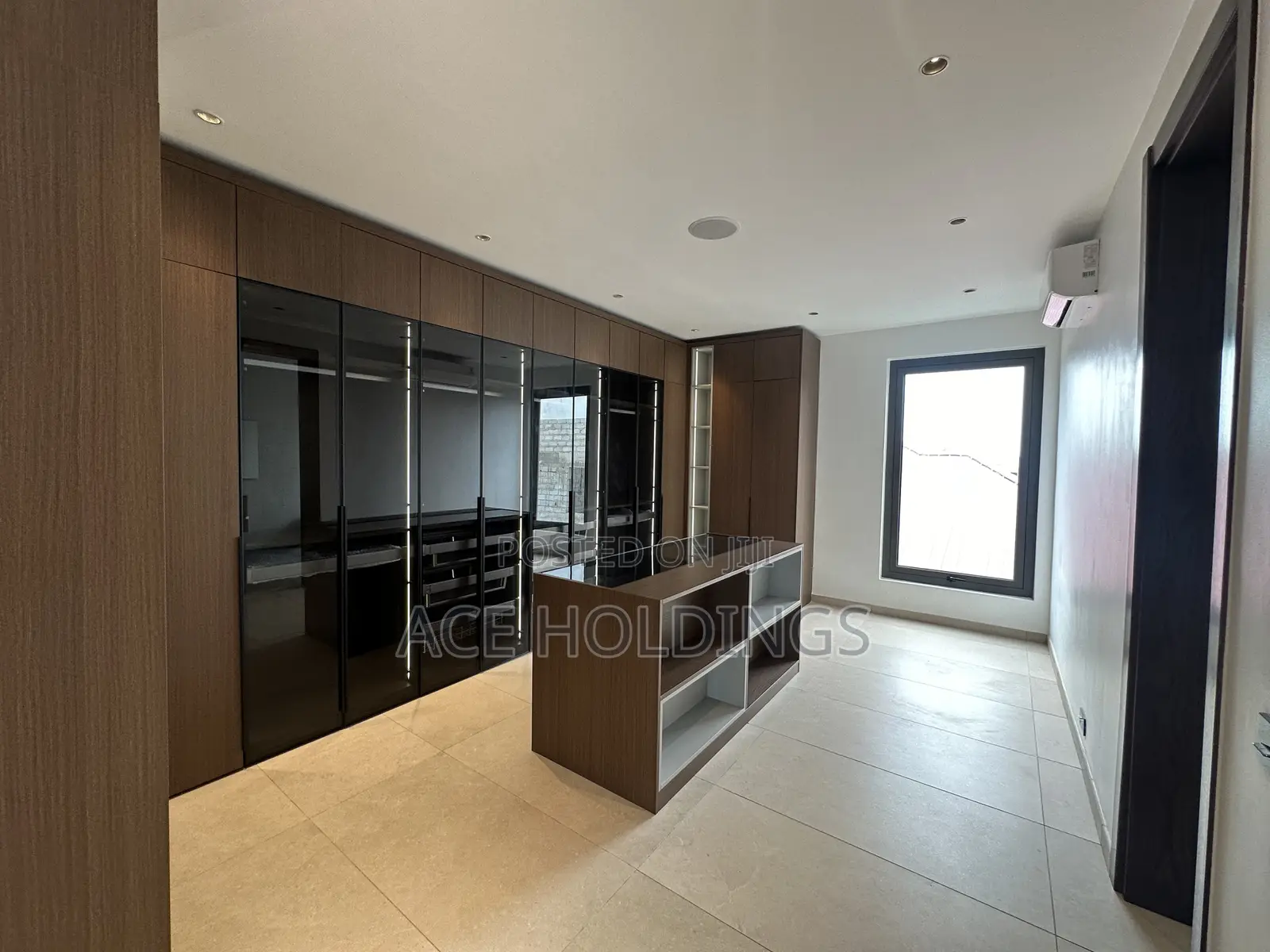 5bdrm Mansion in Trasacco, East Legon for sale