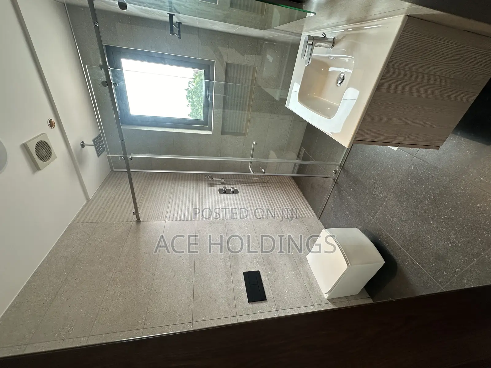 5bdrm Mansion in Trasacco, East Legon for sale