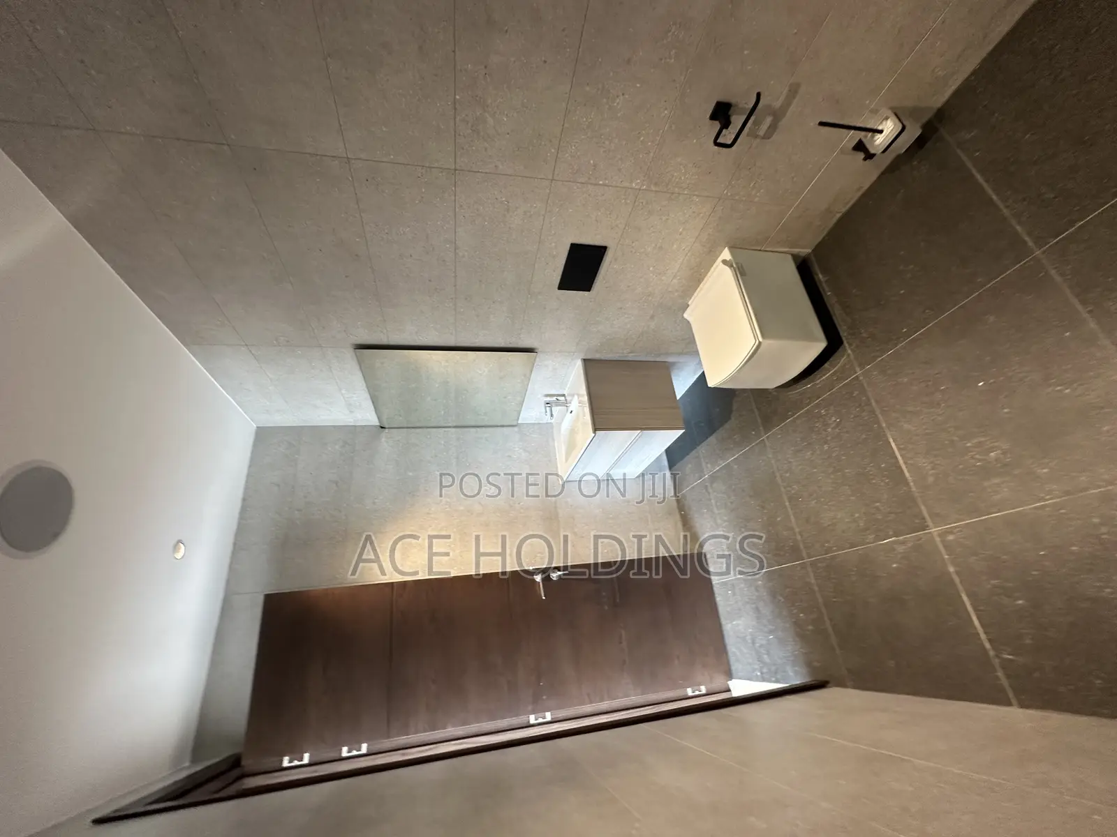 5bdrm Mansion in Trasacco, East Legon for sale