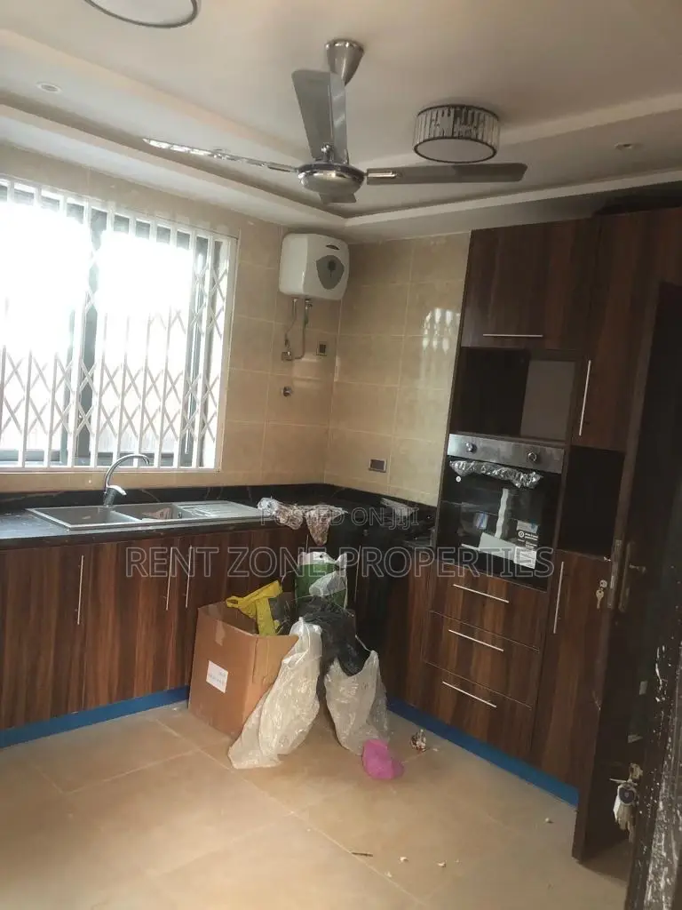 4bdrm Duplex in Rent Zone Properties, Tesano for rent
