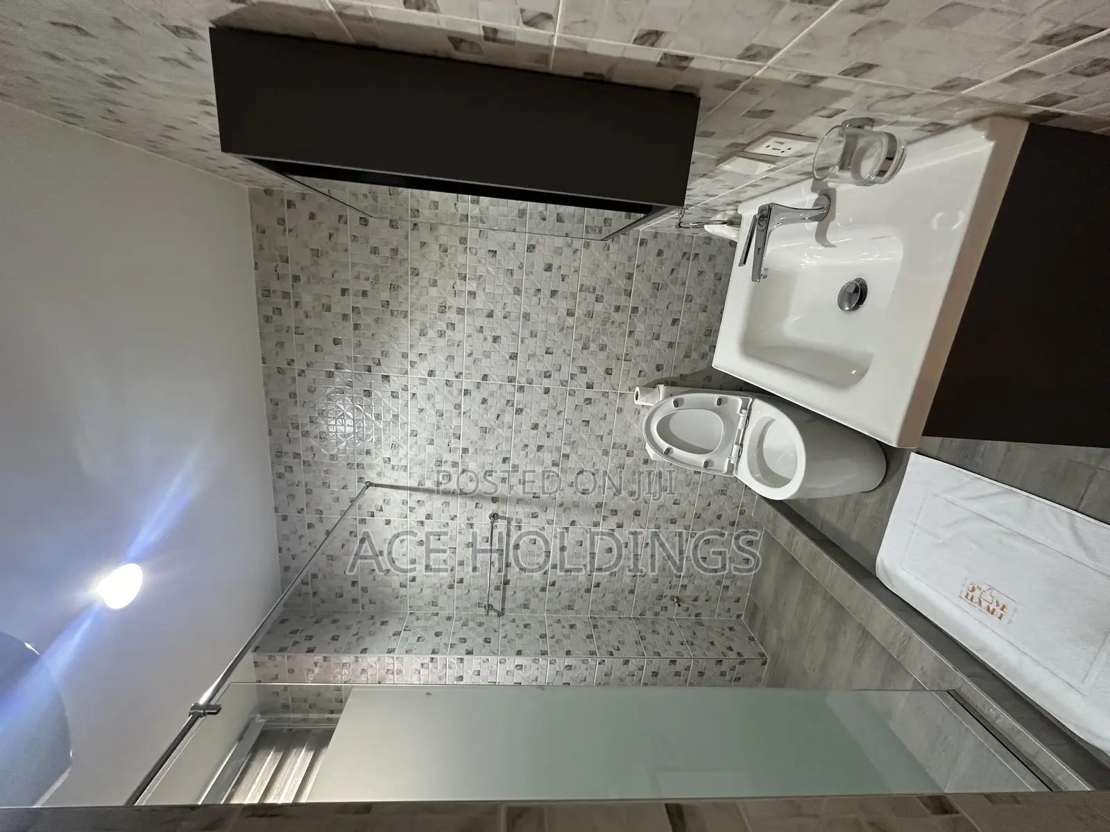 Furnished 4bdrm Townhouse / Terrace in Adjiringanor, East Legon