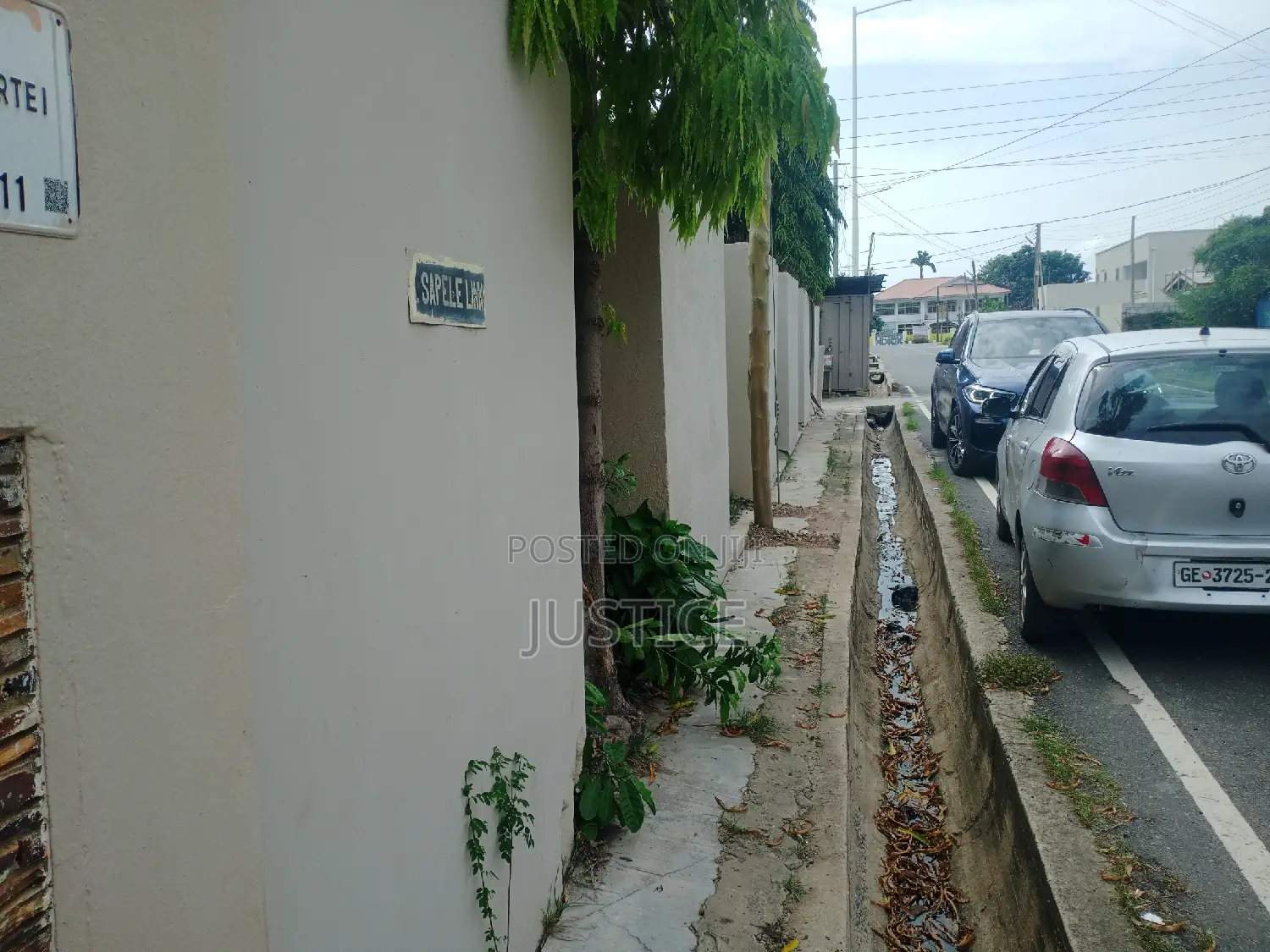 Strategic Located Building Suitable for Hospital C1 Tema