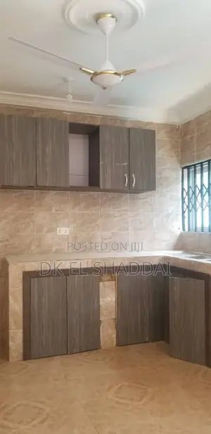 5bdrm House in Pokuase for rent