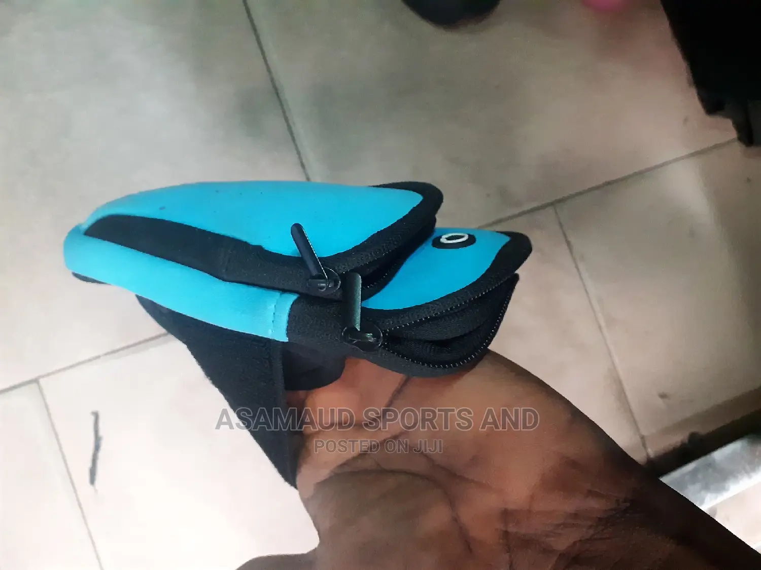 Original Fone Holder For Jogging At Cool Price