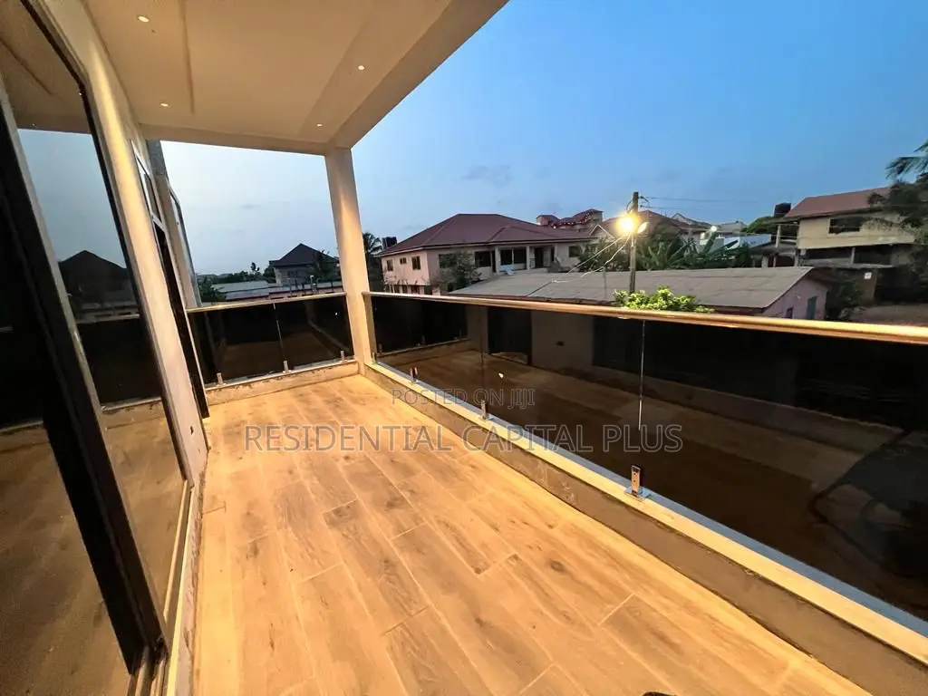 4bdrm Duplex in Spintex for sale