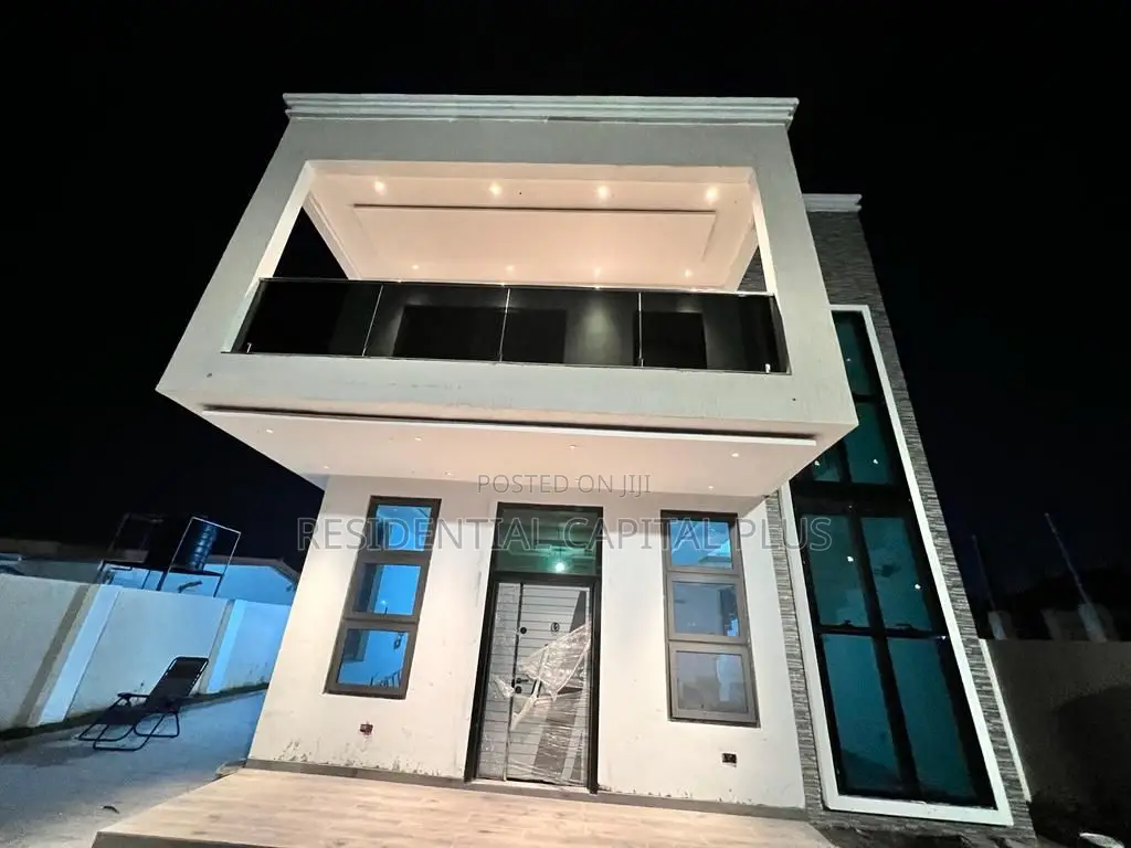 4bdrm Duplex in Spintex for sale