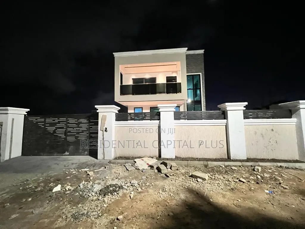4bdrm Duplex in Spintex for sale