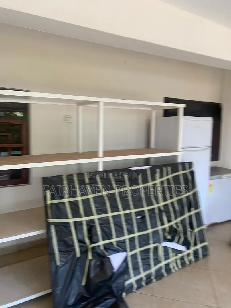 6bdrm House in Cantonment, Cantonments for rent