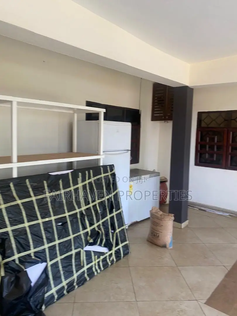 6bdrm House in Cantonment, Cantonments for rent