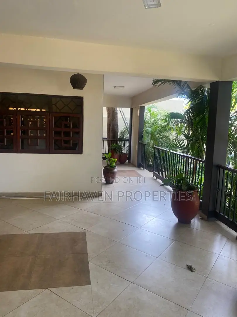 6bdrm House in Cantonment, Cantonments for rent