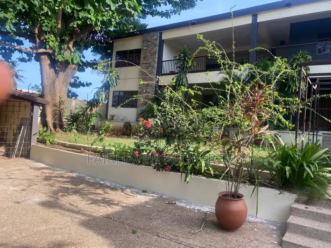 6bdrm House in Cantonment, Cantonments for rent