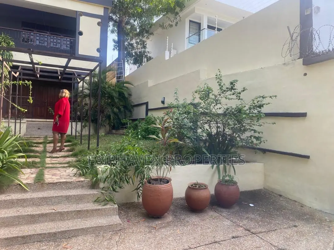 6bdrm House in Cantonment, Cantonments for rent
