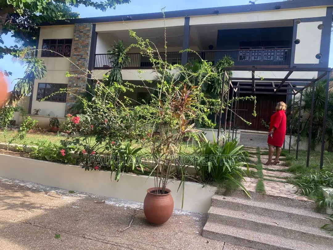 6bdrm House in Cantonment, Cantonments for rent