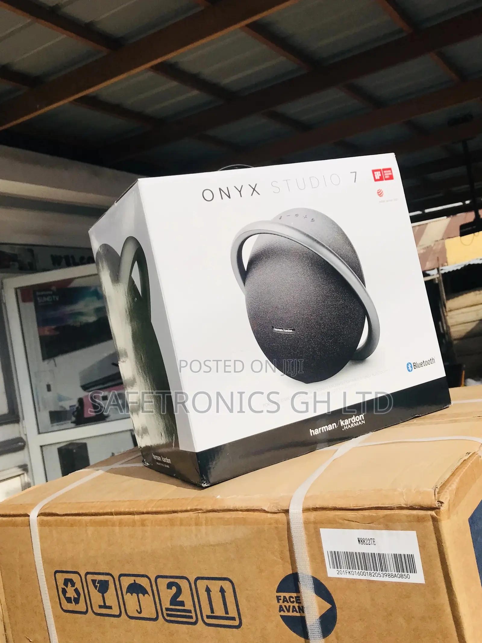 Bluetooth Harman Kardon Onyx Studio 7 Wireless Speaker