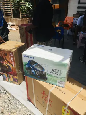 Samsung Electric 20 Liters Black/Blue Vacuum Cleaner