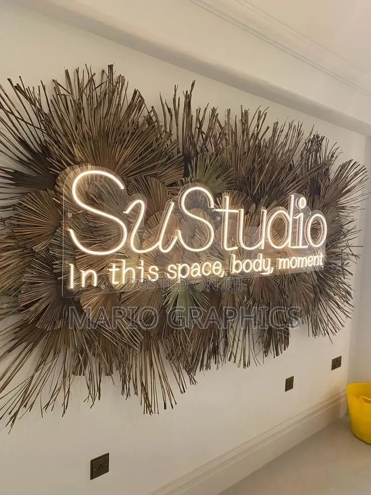 Neons Lights And Acrylic Signs (Indoors