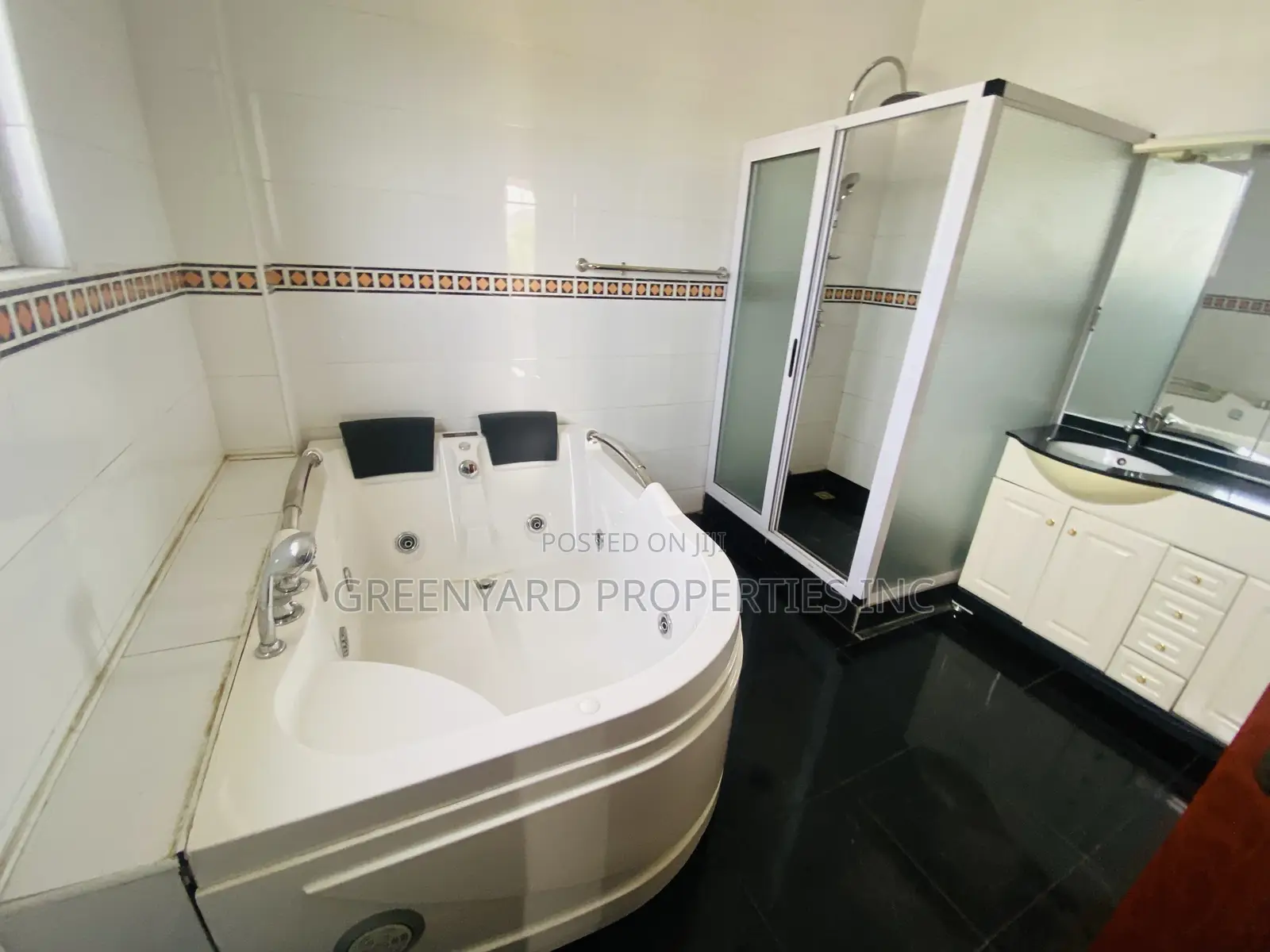 Furnished 4bdrm Apartment in East Legon for rent