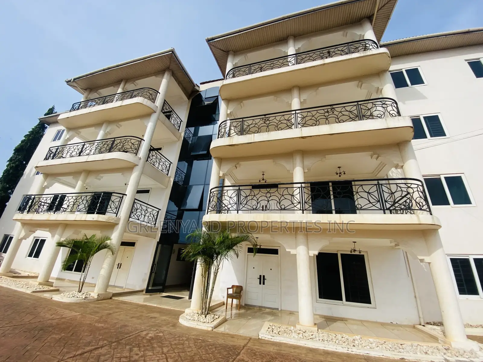Furnished 4bdrm Apartment in East Legon for rent