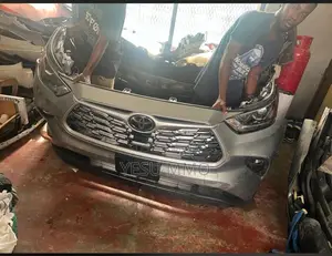 Toyota Highlander 2022 Front Cut