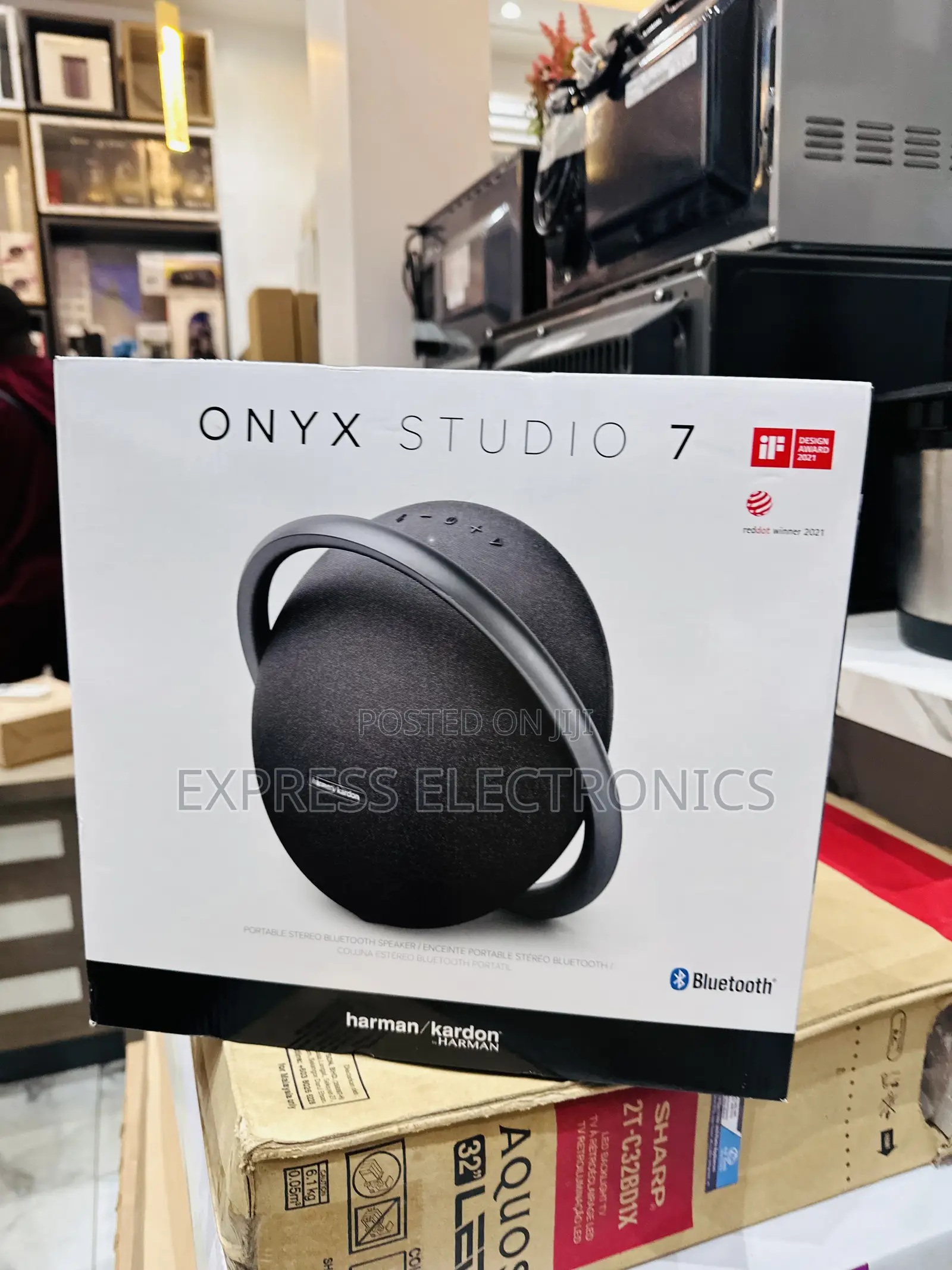 Sleek Slim Onyx 7 Bluetooth Speaker