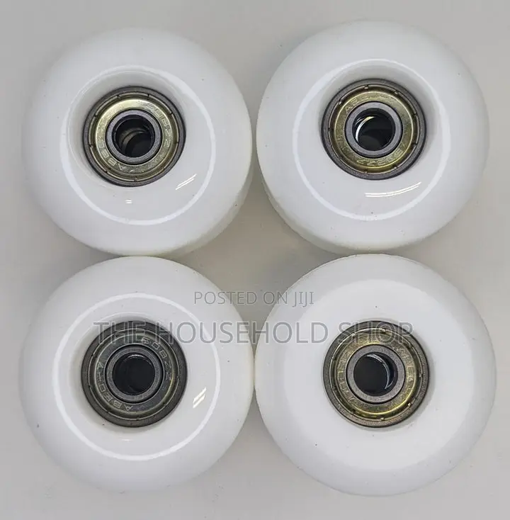 Skateboard Wheels With Free Bearings