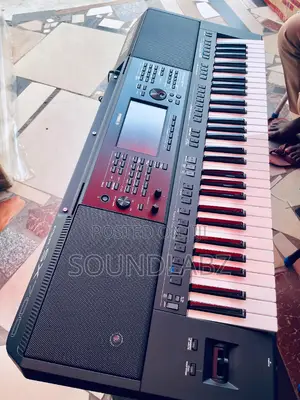 Yamaha PSR-Sx700 61-Key Mid-Level Arranger Keyboard