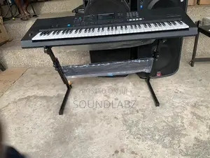 Yamaha Psr-ew425 Portable Keyboard With 76 Keys Stand