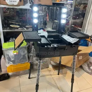 Aluminum Trolley Makeup Train Case With Lights and Wheels