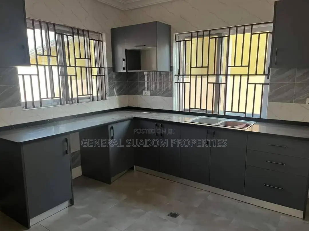 3bdrm Duplex in Suadom Properties, Baatsona Total for rent