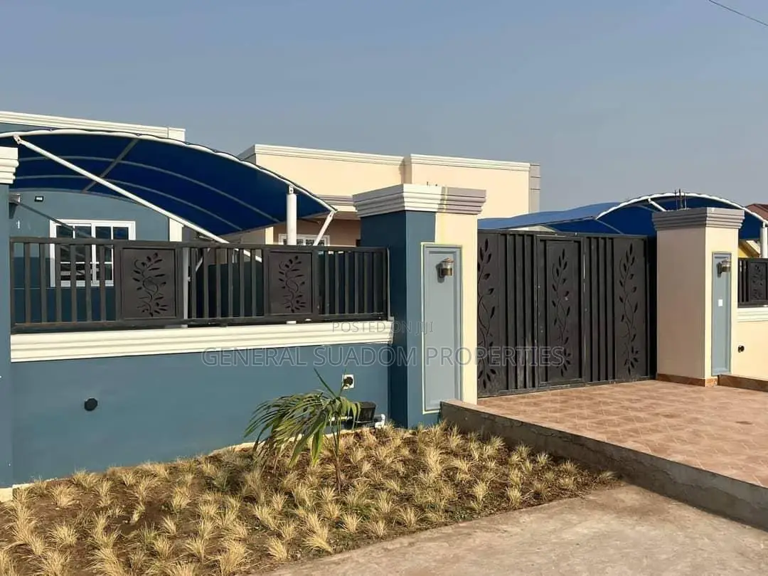 3bdrm Duplex in Suadom Properties, Baatsona Total for rent
