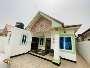 3bdrm House in Suadom Properties, Baatsona Total for rent