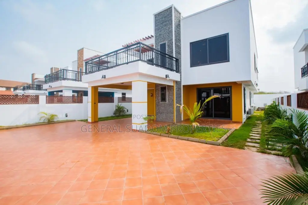 4bdrm Duplex in Suadom Properties, Baatsona Total for rent