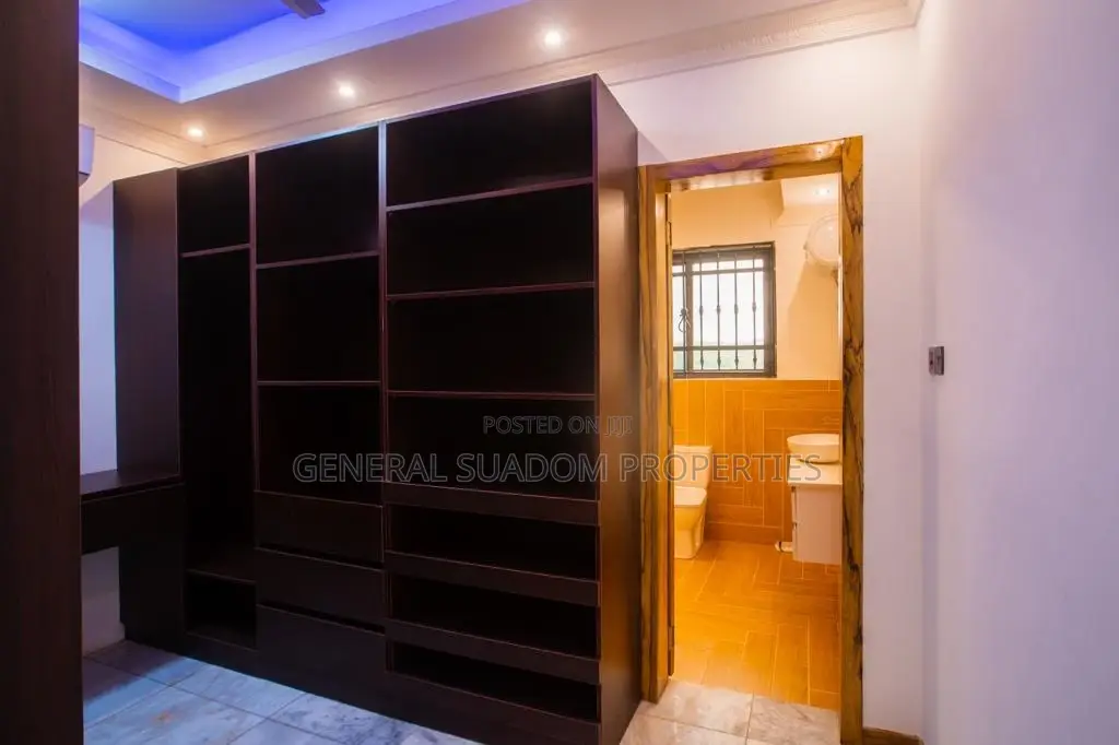 4bdrm Duplex in Suadom Properties, Baatsona Total for rent