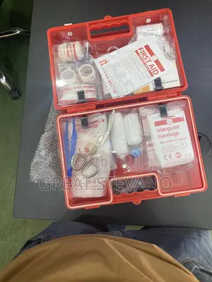 (25 People) First Aid Box