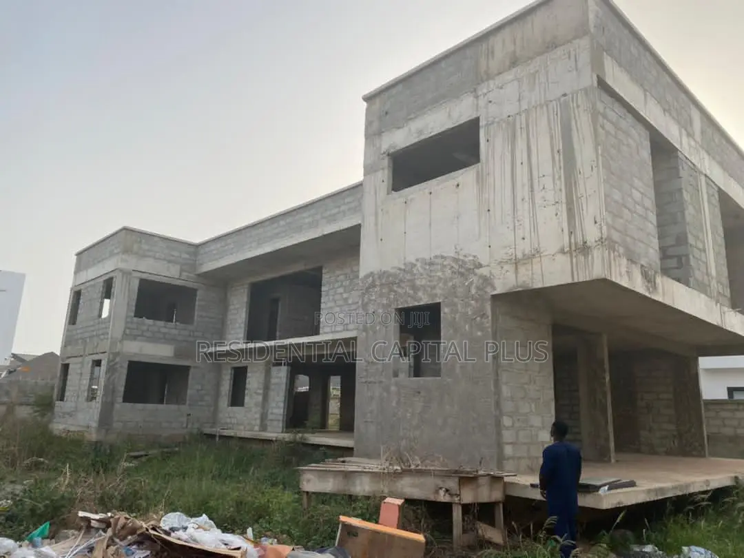 4bdrm House in Adjiringanor, Bawaleshie for sale