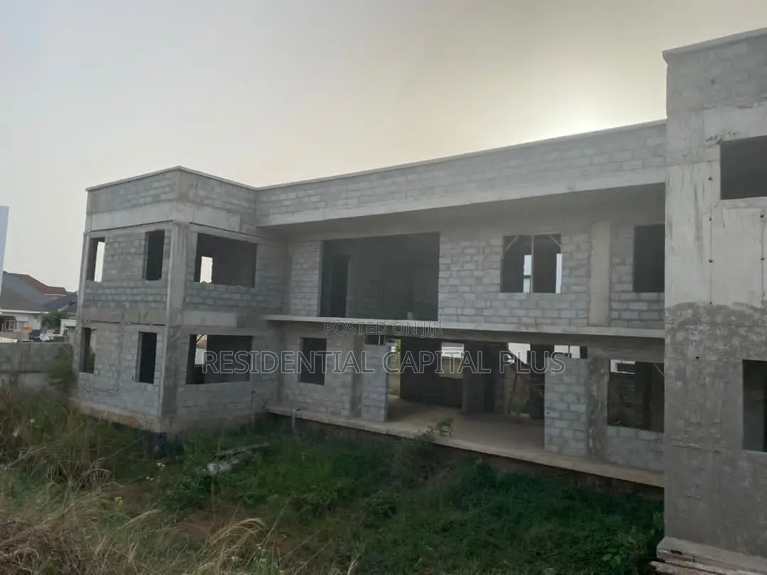 4bdrm House in Adjiringanor, Bawaleshie for sale