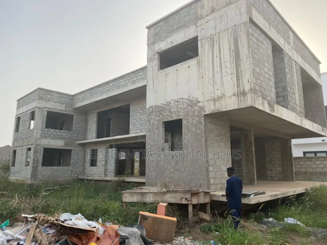 4bdrm House in Adjiringanor, Bawaleshie for sale