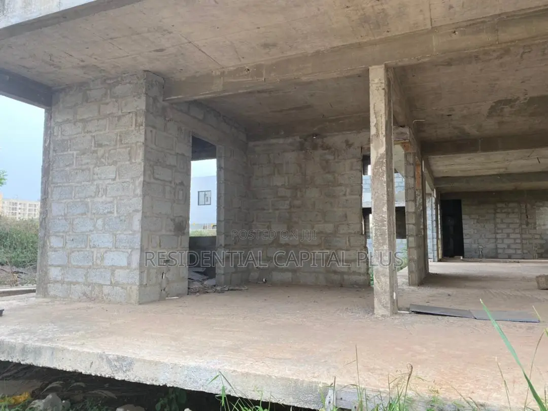 4bdrm House in Adjiringanor, Bawaleshie for sale