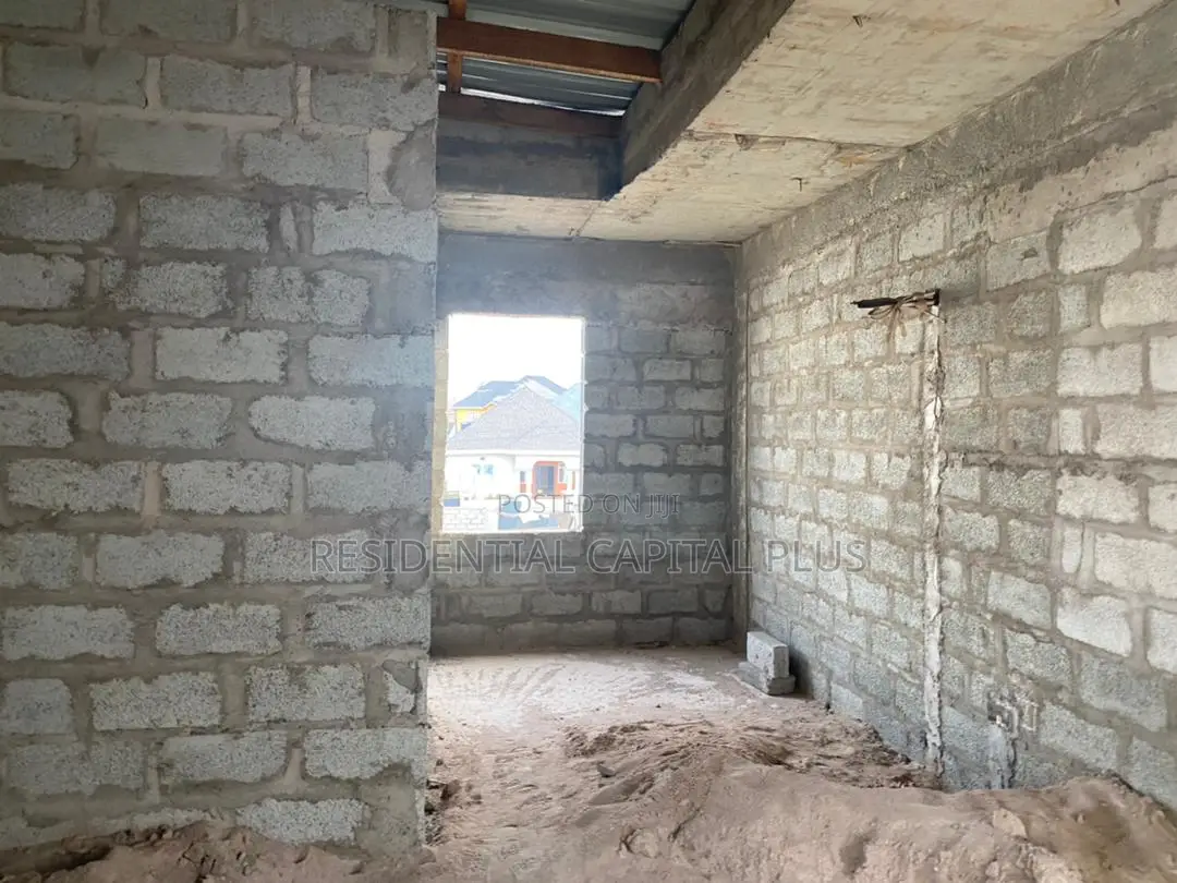 4bdrm House in Adjiringanor, Bawaleshie for sale