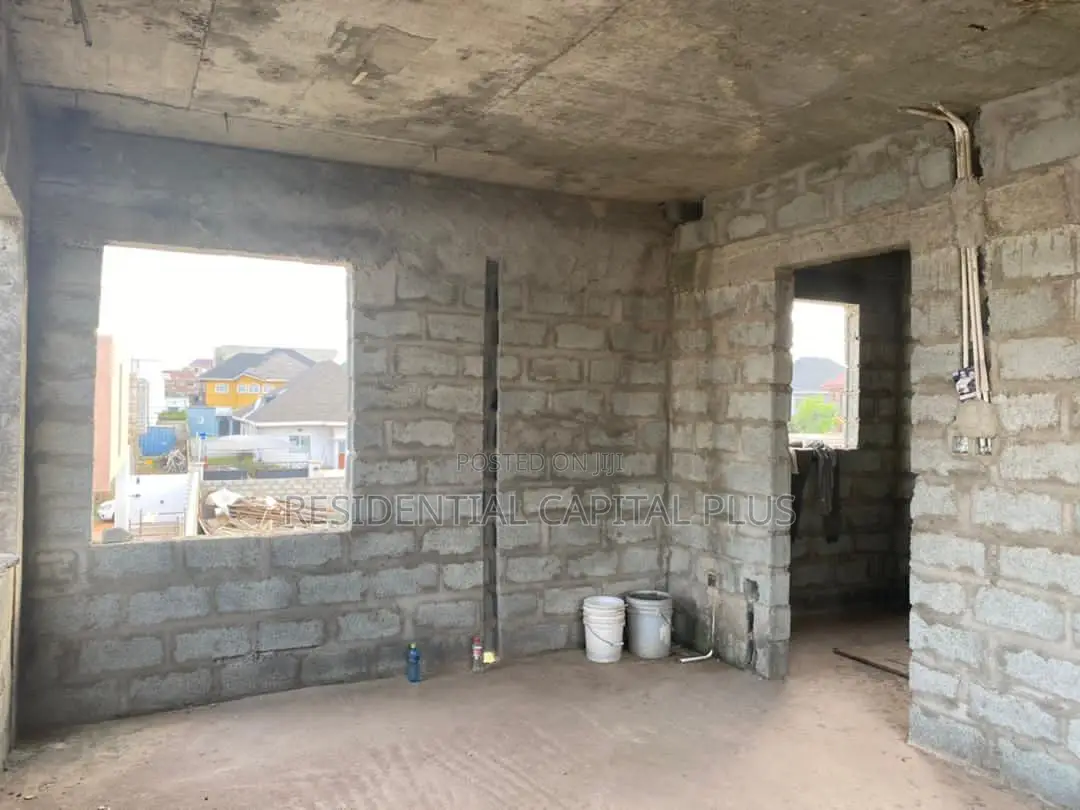 4bdrm House in Adjiringanor, Bawaleshie for sale