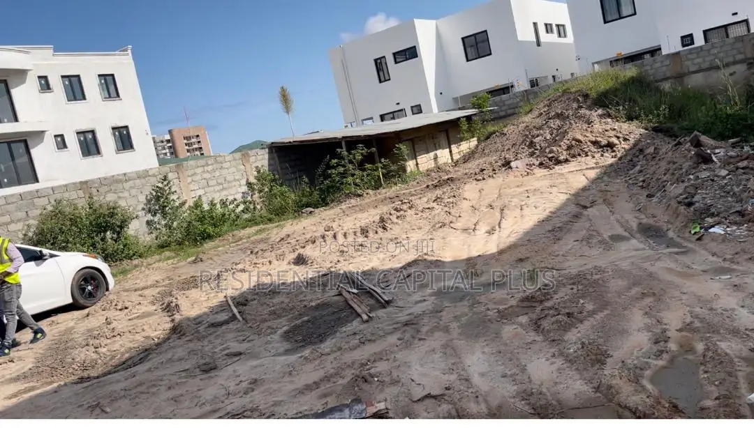 4bdrm House in Adjiringanor, Bawaleshie for sale