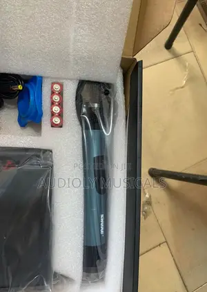Shure U-3600 Professional Wireless Microphone