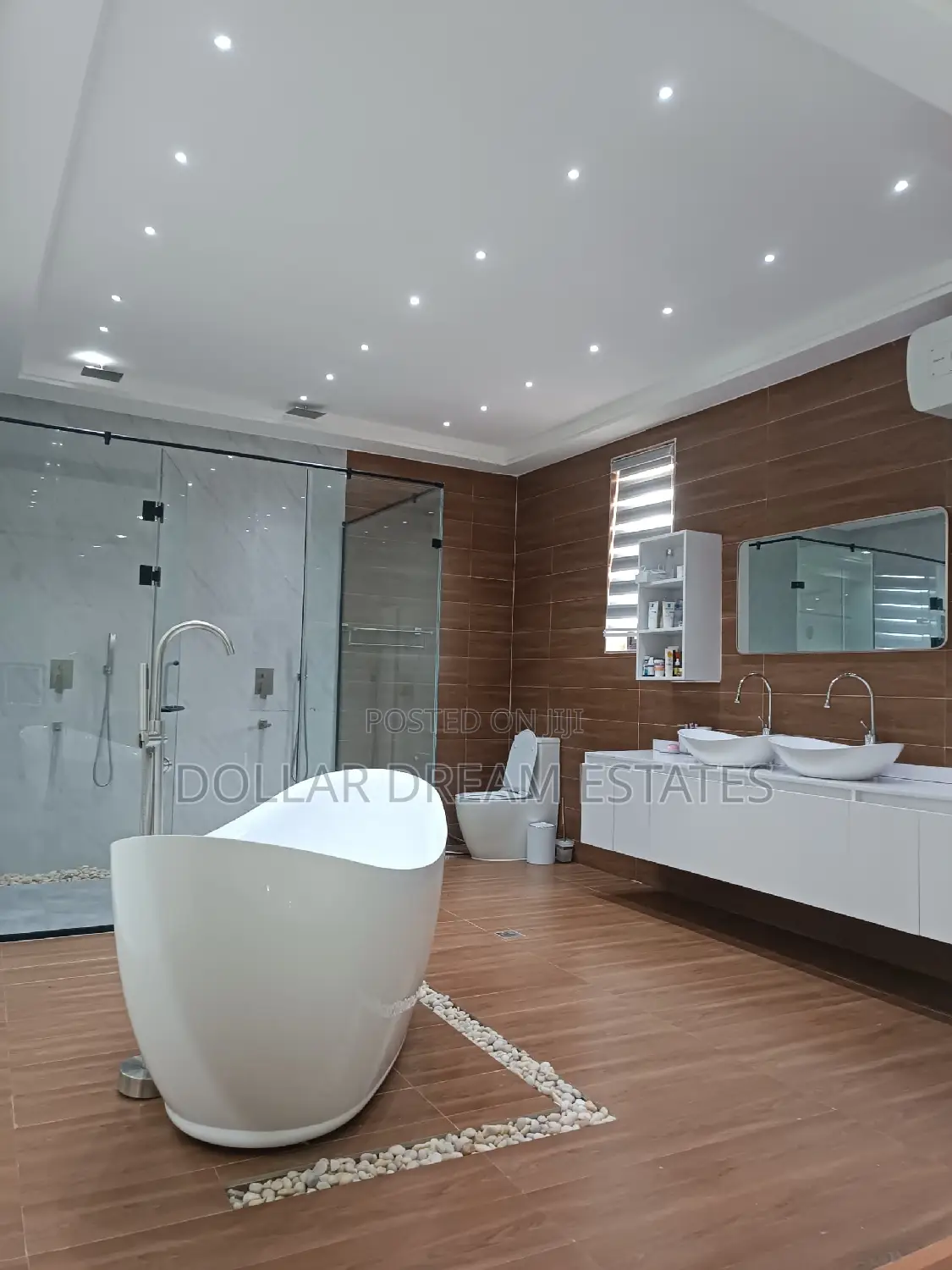 6bdrm House in East Legon for sale